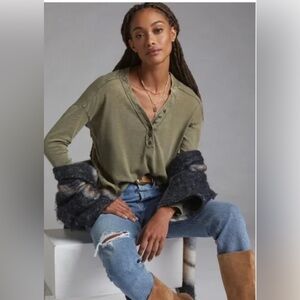 #249 Anthropologie Pilcro Olive Knit Vneck quilted back Henley distressed medium